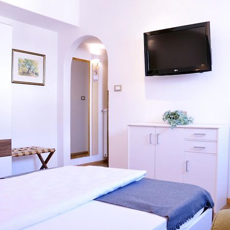 Hotel Karin Tirolo Esterno foto