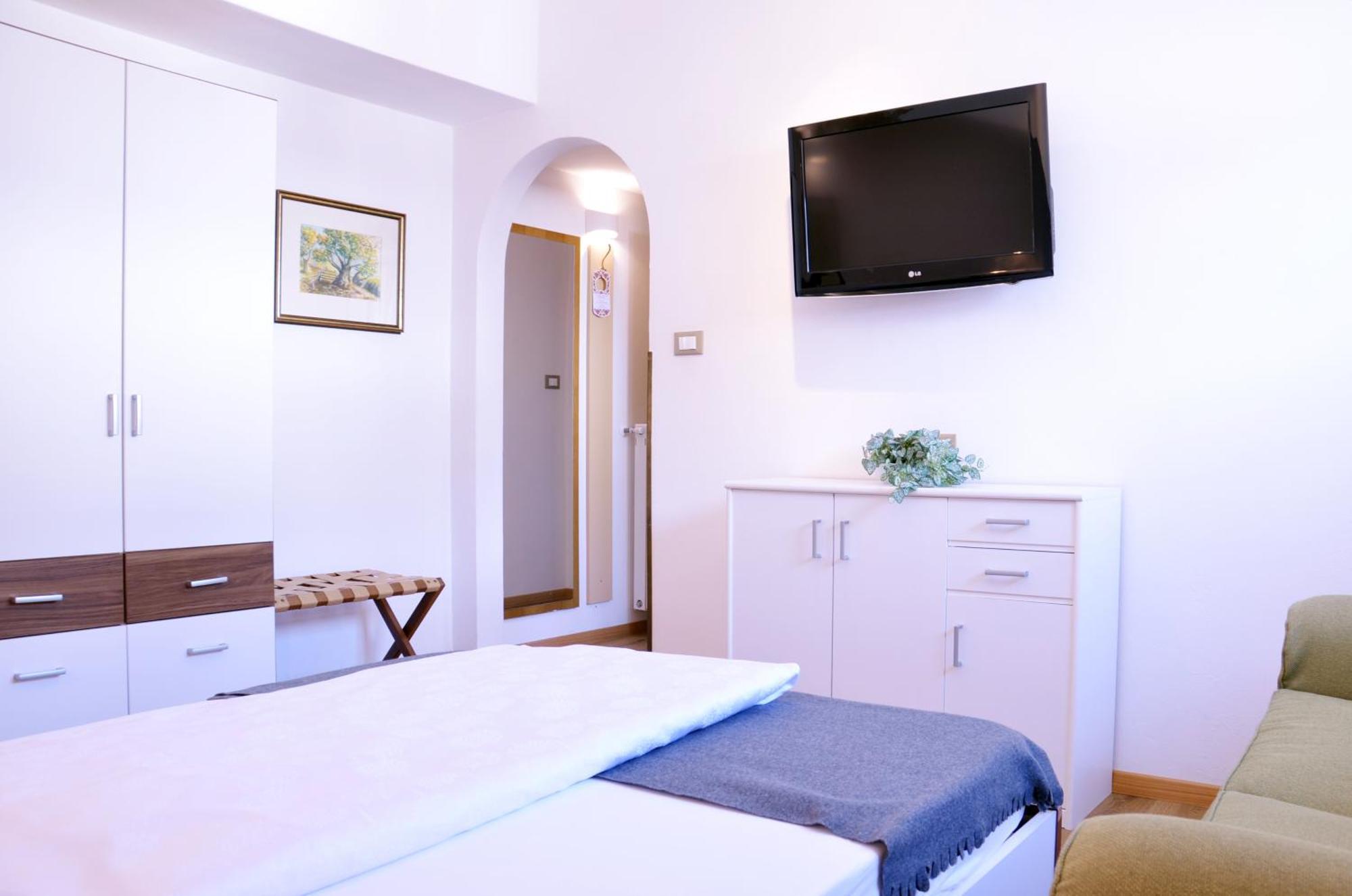 Hotel Karin Tirolo Esterno foto