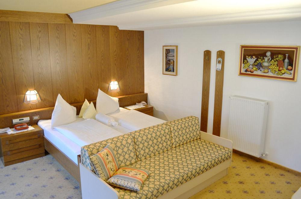 Hotel Karin Tirolo Esterno foto