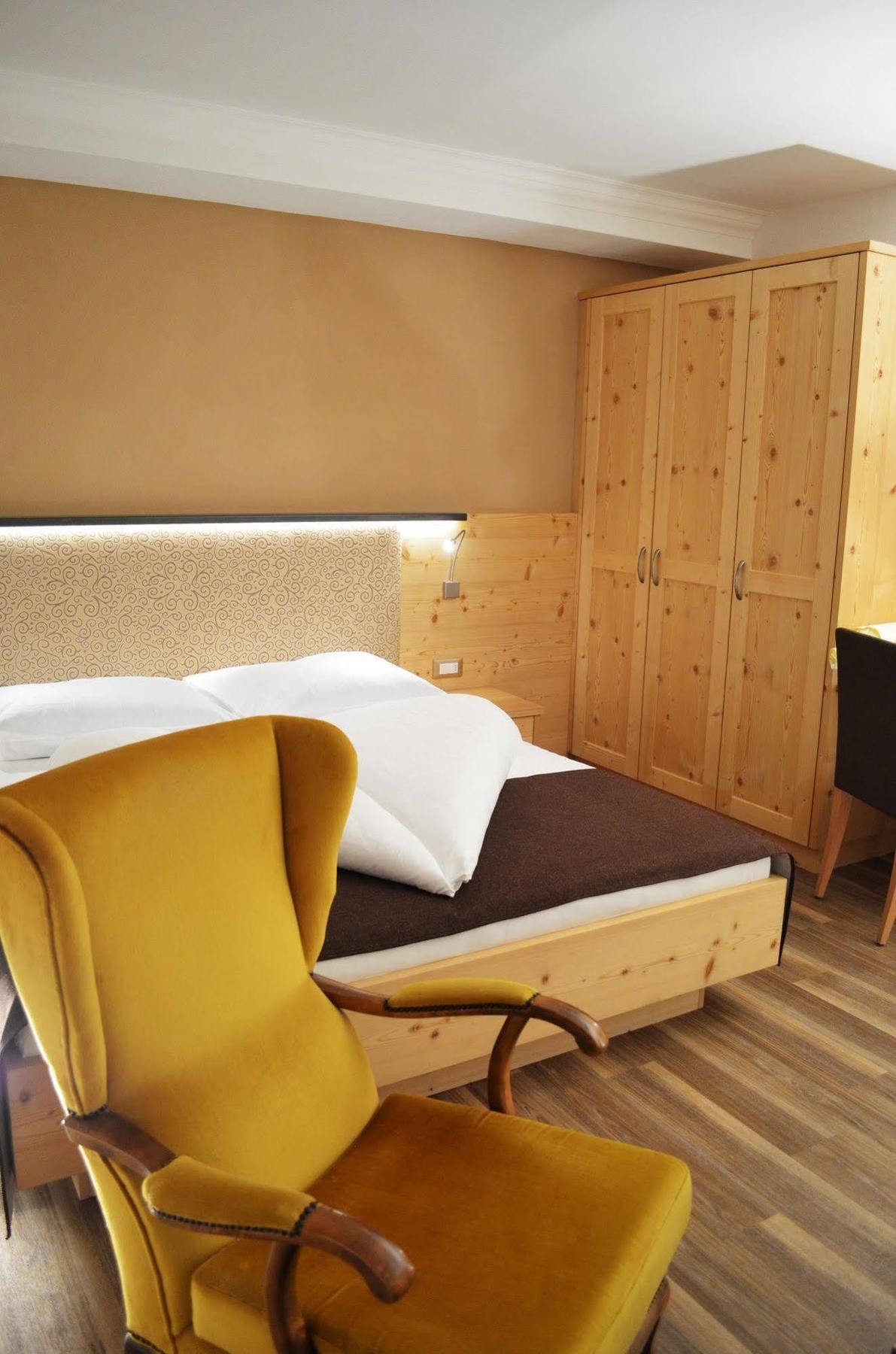 Hotel Karin Tirolo Esterno foto