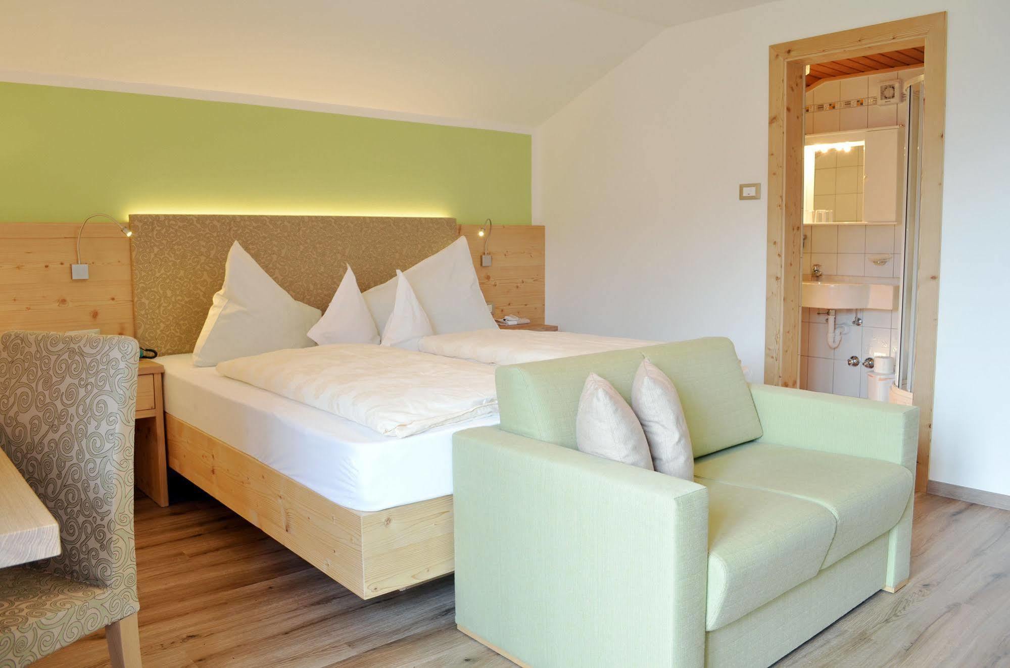 Hotel Karin Tirolo Esterno foto