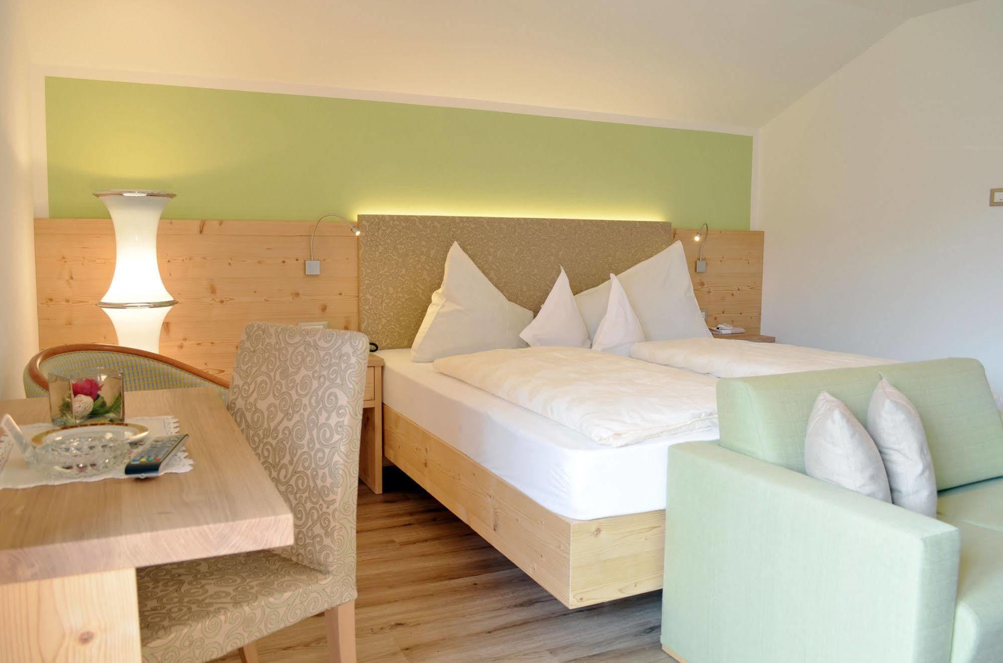 Hotel Karin Tirolo Esterno foto