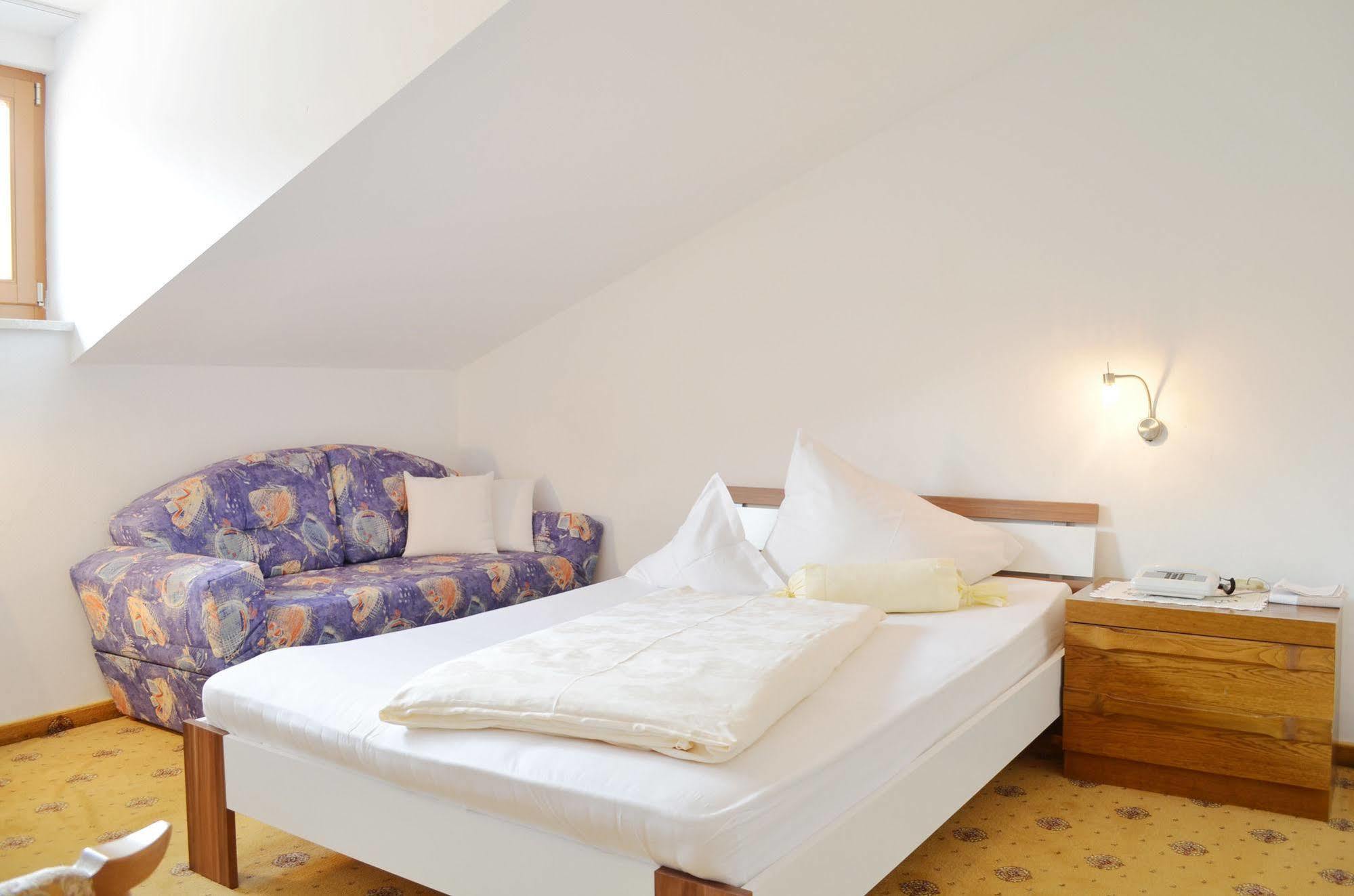 Hotel Karin Tirolo Esterno foto